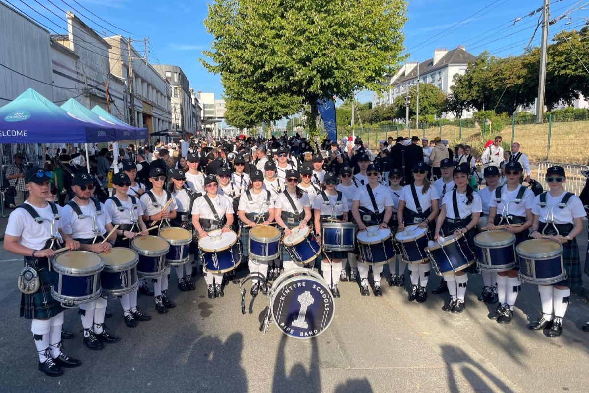 KSPB play their part in entente cordiale at Festival Interceltique