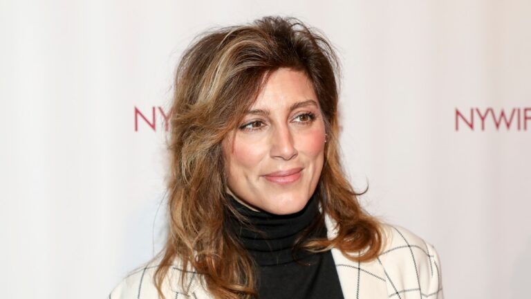 Popular actress got sent to ‘psych ward’ while battling autoimmune disease: ‘Excruciating’