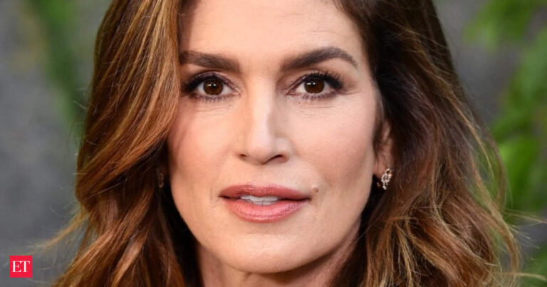 Quote of the Day by Cindy Crawford: “The body I had at 21, God gave me. The body I have at 31, is… – Inspiring lessons on fitness, aging, growing older, nutrition, habits, lifestyle and why you should listen to your body by the American model known for her timeless beauty and deep insights on health and discipline Quote of the Day by Cindy Crawford: “The body I had at 21, God gave me. The body I have at 31, is… – Inspiring lessons on fitness, aging, growing older, nutrition, habits, lifestyle and why you should listen to your body by the American model known for her timeless beauty and deep insights on health and discipline