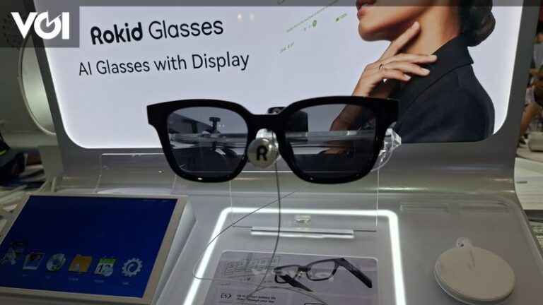 Not Just a Tool to Help See, Glasses Now Reflect Lifestyle