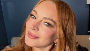 Lindsay Lohan Returns to Red Hair, Fans Immediately Excited
