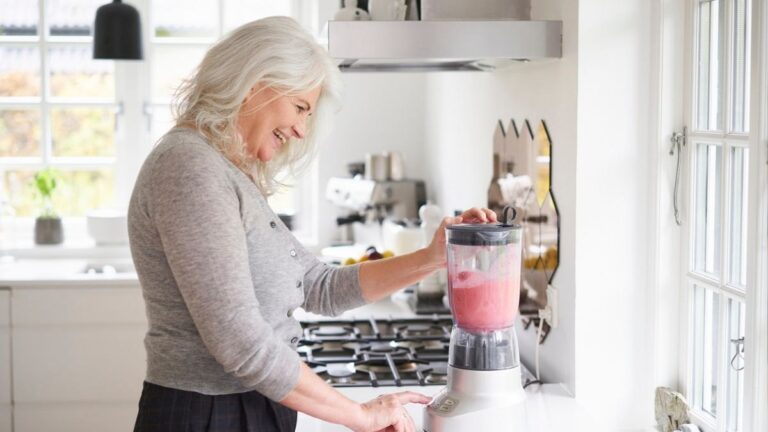 This Smoothie Recipe for Weight Loss Keeps You Full for 5 Hours This Smoothie Recipe for Weight Loss Keeps You Full for 5 Hours