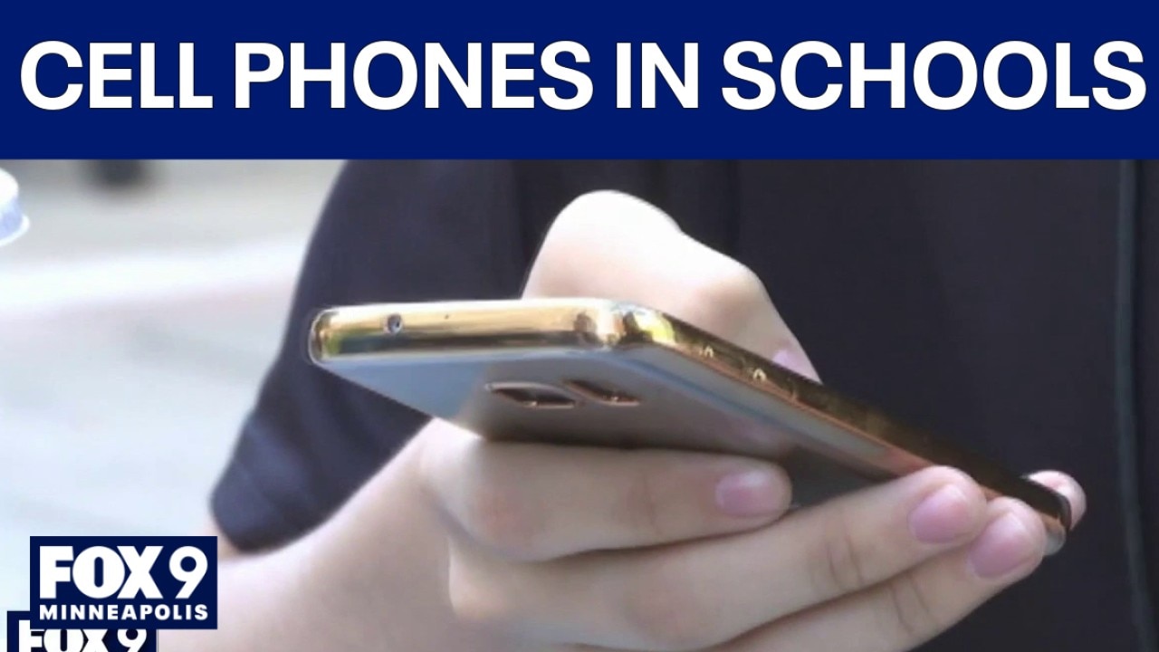 Minnesota teacher calls for statewide bell-to-bell cell phone ban in schools