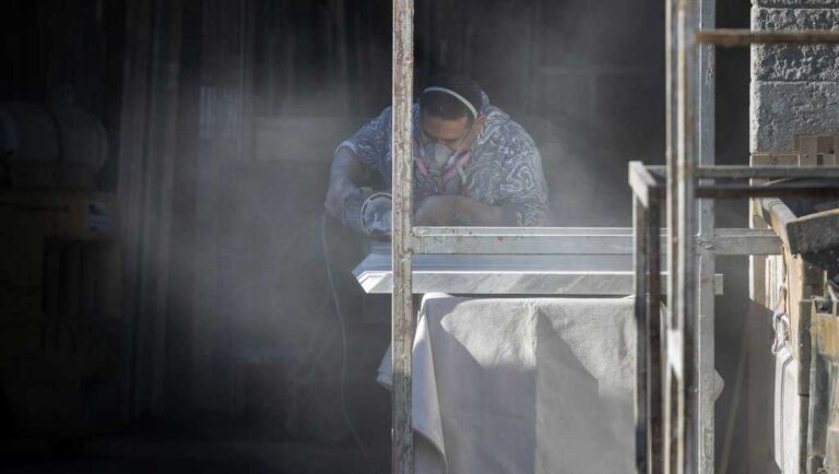 Hundreds of California quartz countertop workers developed an incurable lung condition. Dozens died Hundreds of California quartz countertop workers developed an incurable lung condition. Dozens died