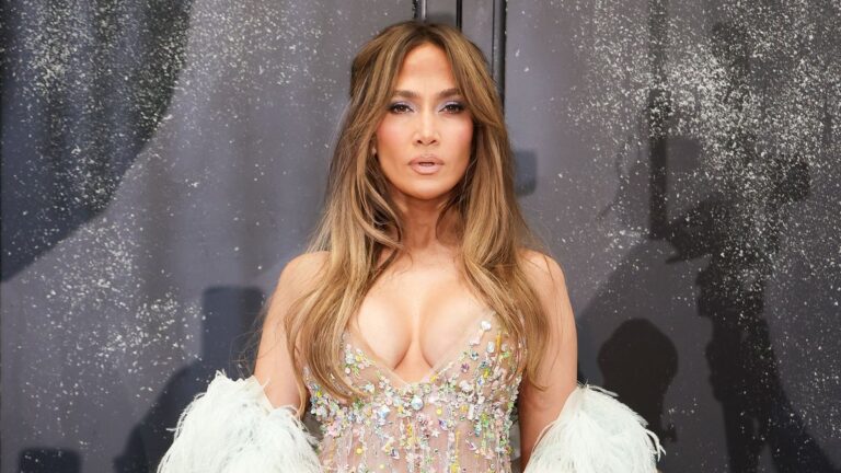 Jennifer Lopez, 57, shows off her incredible figure in curve-hugging post
