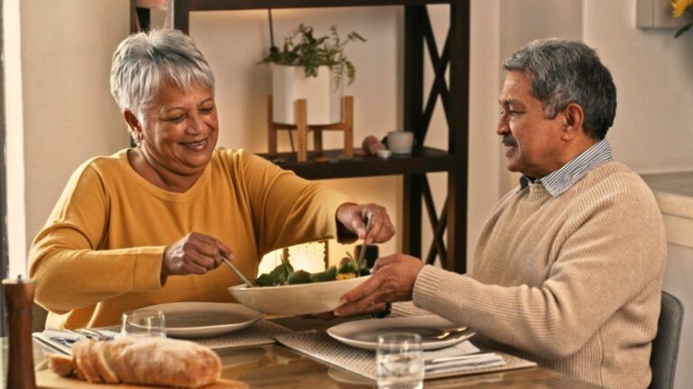 Is there a 'best' diet to help lower Alzheimer's risk?