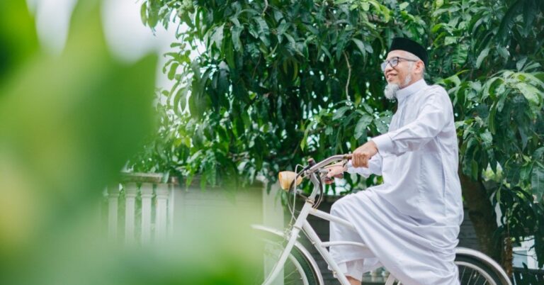 What type of physical activity may best protect against dementia?