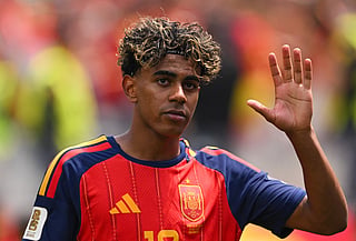 Lamine Yamal #19 of Spain acknowledges the crowd after the 2-1 win during the FIFA World Cup 2026 Quarter Final match between Spain and Belgium at Los Angeles Stadium on July 10, 2026 in Inglewood, California.