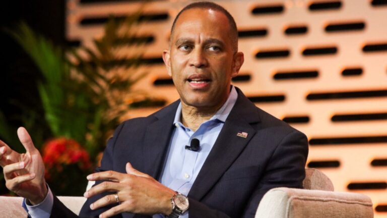 Unraveling claim Hakeem Jeffries took $300K from healthcare PACs before opposing Medicare for All