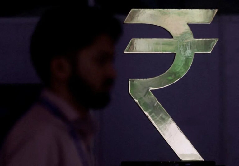 Rupee treads water as oil anxiety absorbs impact of modest inflows Rupee treads water as oil anxiety absorbs impact of modest inflows