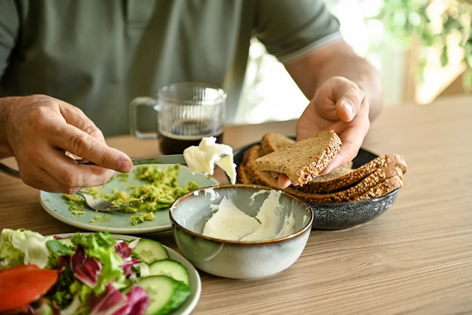 A balanced meal that includes whole grains, vegetables, and other nutrient-dense foods can help support longer-lasting fullness.