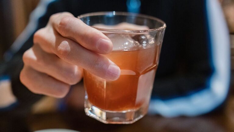 Slimming jab study aims to help alcohol dependency