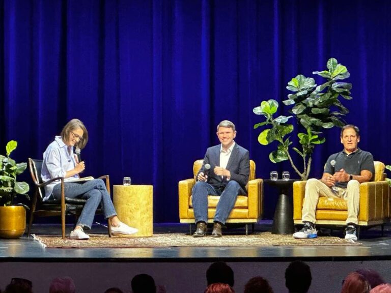 James Talarico visits Fort Worth with Mark Cuban to discuss healthcare