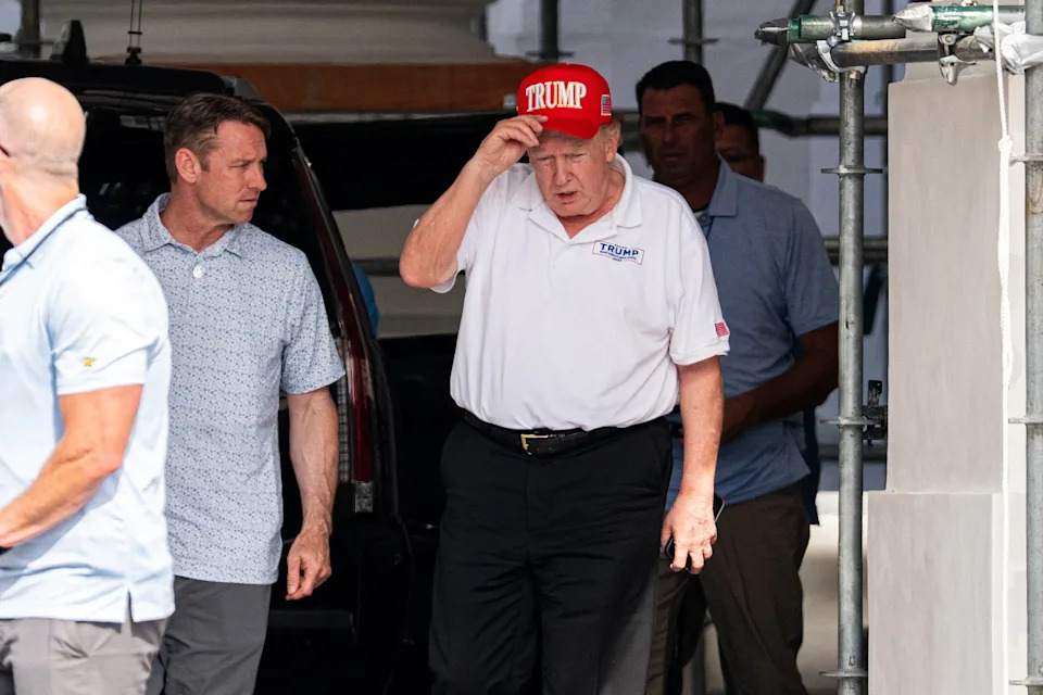 U.S. President Donald Trump views North Portico renovations as he returns to the White House in Washington, D.C., U.S., July 11, 2026. / Aaron Schwartz / REUTERS
