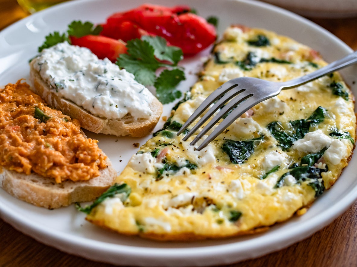There is actually relatively little research on the impact that cottage cheese has on muscle gain and weight loss