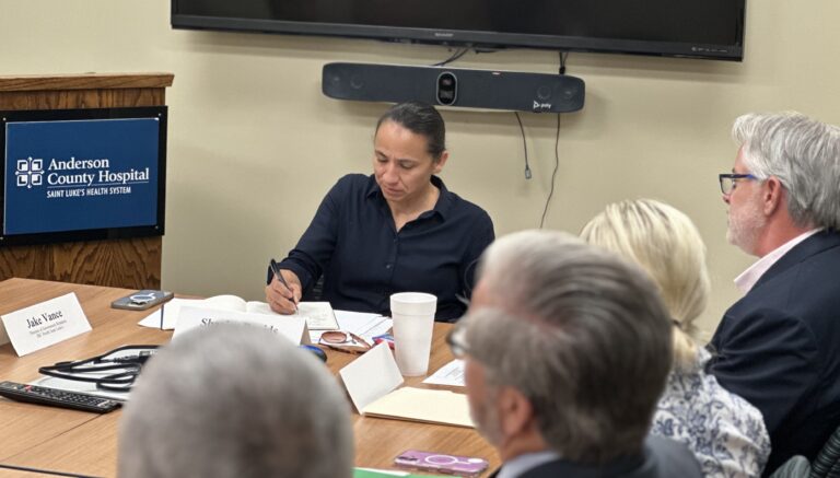Davids Hosts Rural Healthcare Roundtable, Highlights Impact of Medicaid Cuts on Kansas Communities Davids Hosts Rural Healthcare Roundtable, Highlights Impact of Medicaid Cuts on Kansas Communities