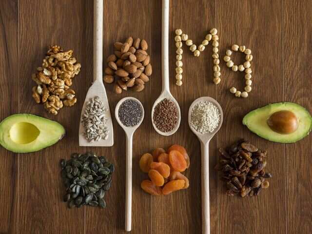Magnesium-Rich Foods (Spinach, Nuts, Lentils)