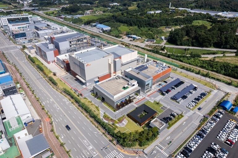 SK Pharmteco Completes Obesity-Drug API Plant, Sets Up Peptide CDMO Clash With Samsung SK Pharmteco Completes Obesity-Drug API Plant, Sets Up Peptide CDMO Clash With Samsung
