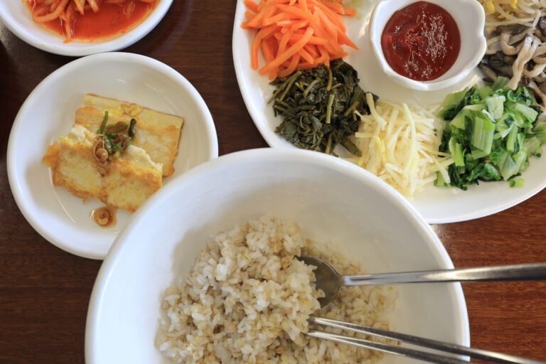 Long Gaps Between Meals Tied to Faster Chronic Disease in Elderly