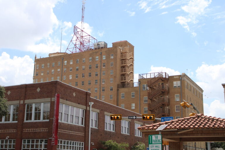 Laredo addresses heat concerns at Hamilton apartments