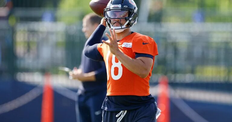 Caleb Williams gets workout before Bears preseason game Caleb Williams gets workout before Bears preseason game