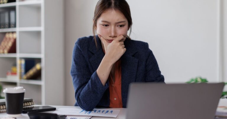 When AI Makes Employees Hide What They Know