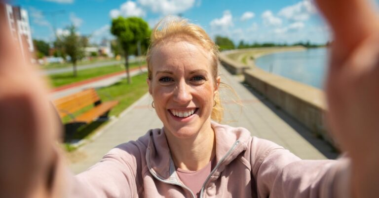 5 Habits to Bring Lasting Happiness Into Your Life