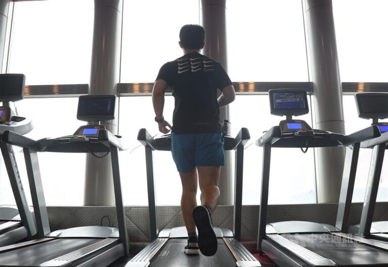 ‘Health coin’ to begin in October, could include insurance discounts ‘Health coin’ to begin in October, could include insurance discounts