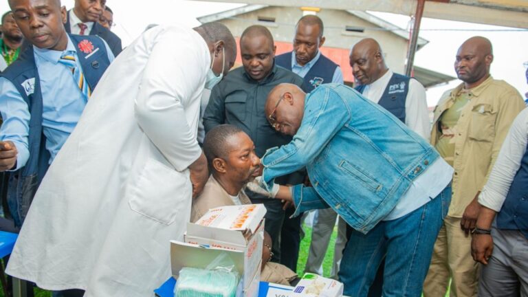 Congo begins vaccinations to fight the fastest