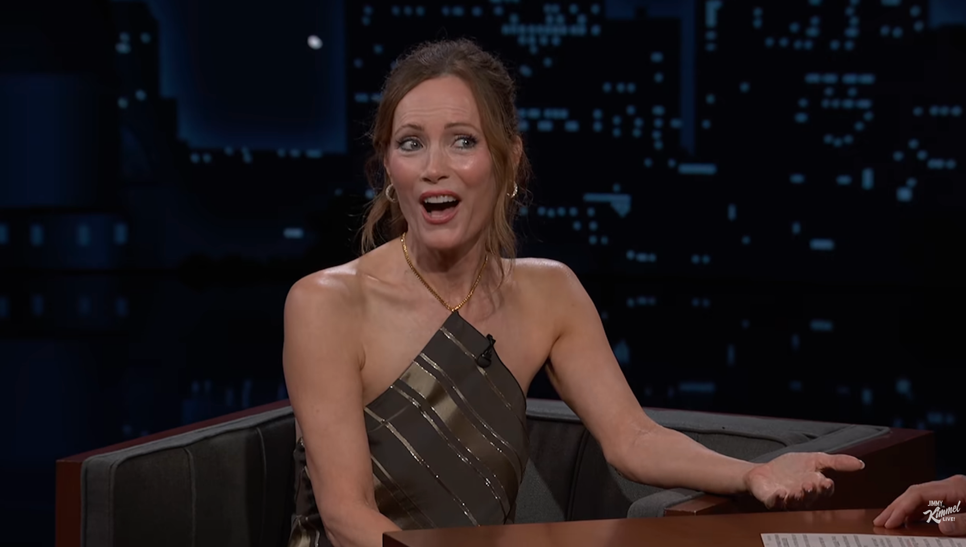 Leslie on a talk show set