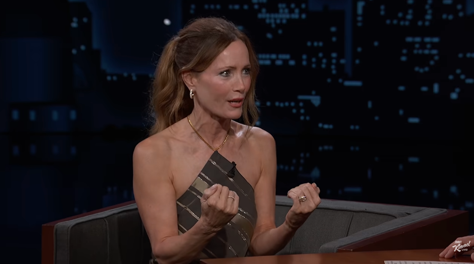 Leslie on a talk show set