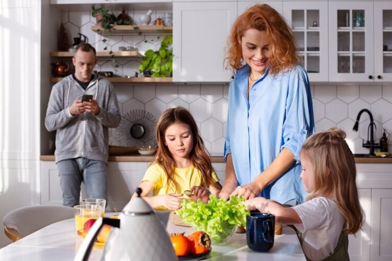 How to Build a Weight Loss Diet Around the Foods Your Family