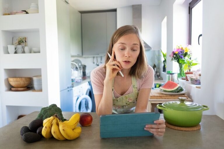 Why Eating Healthy All Week Can Still Lead to Weekend Weight Gain